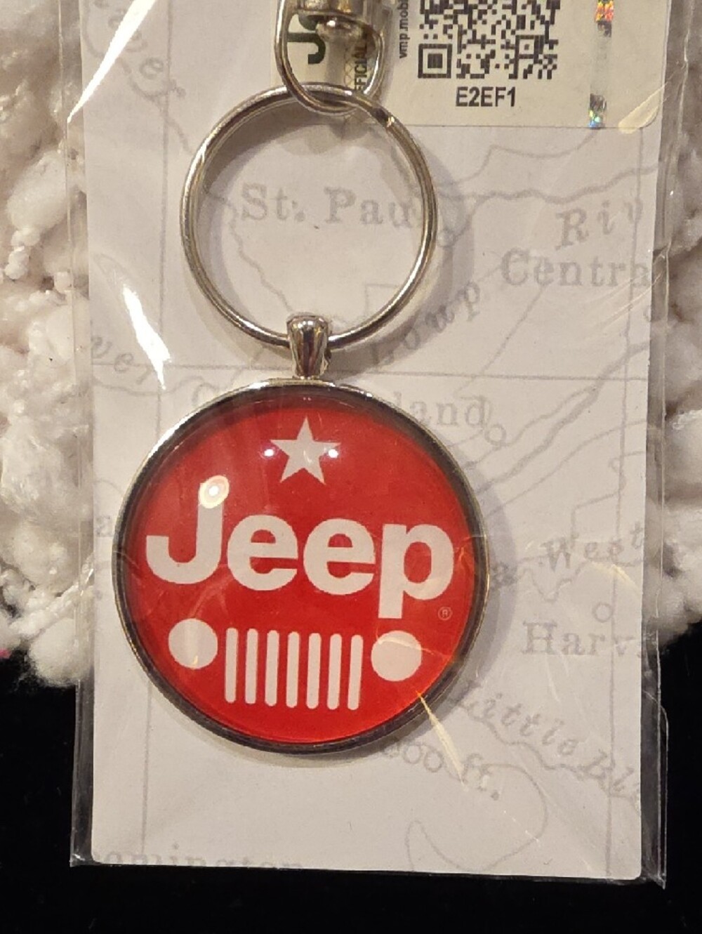 Jeep Red Logo Keychain with Silver Clip - Picture 3 of 9
